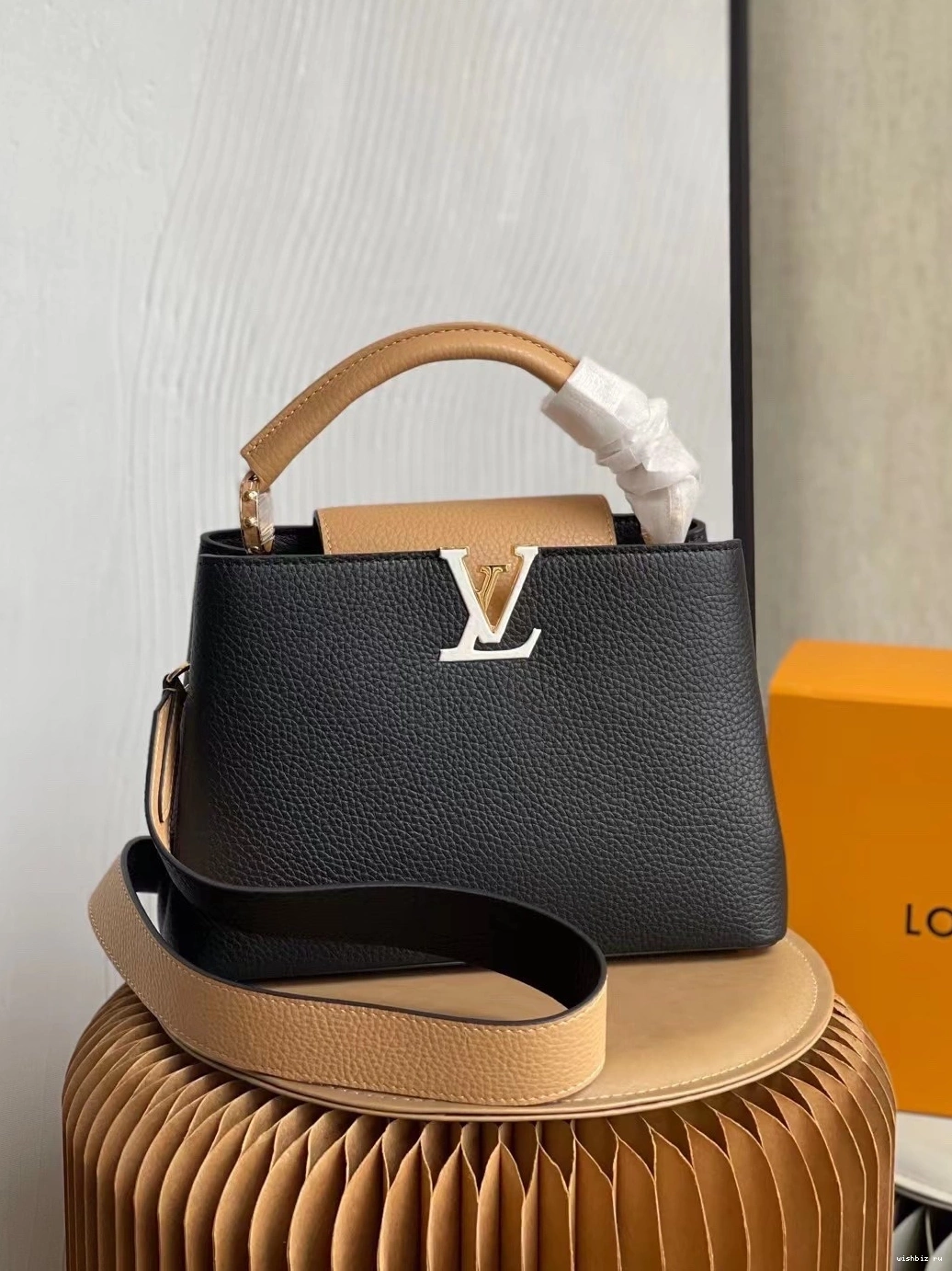WIS CAPUCINES Louis Vuitton BB 0816